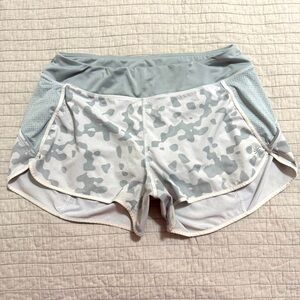 ATHLETA Leopard Track This Run Shorts Size Medium